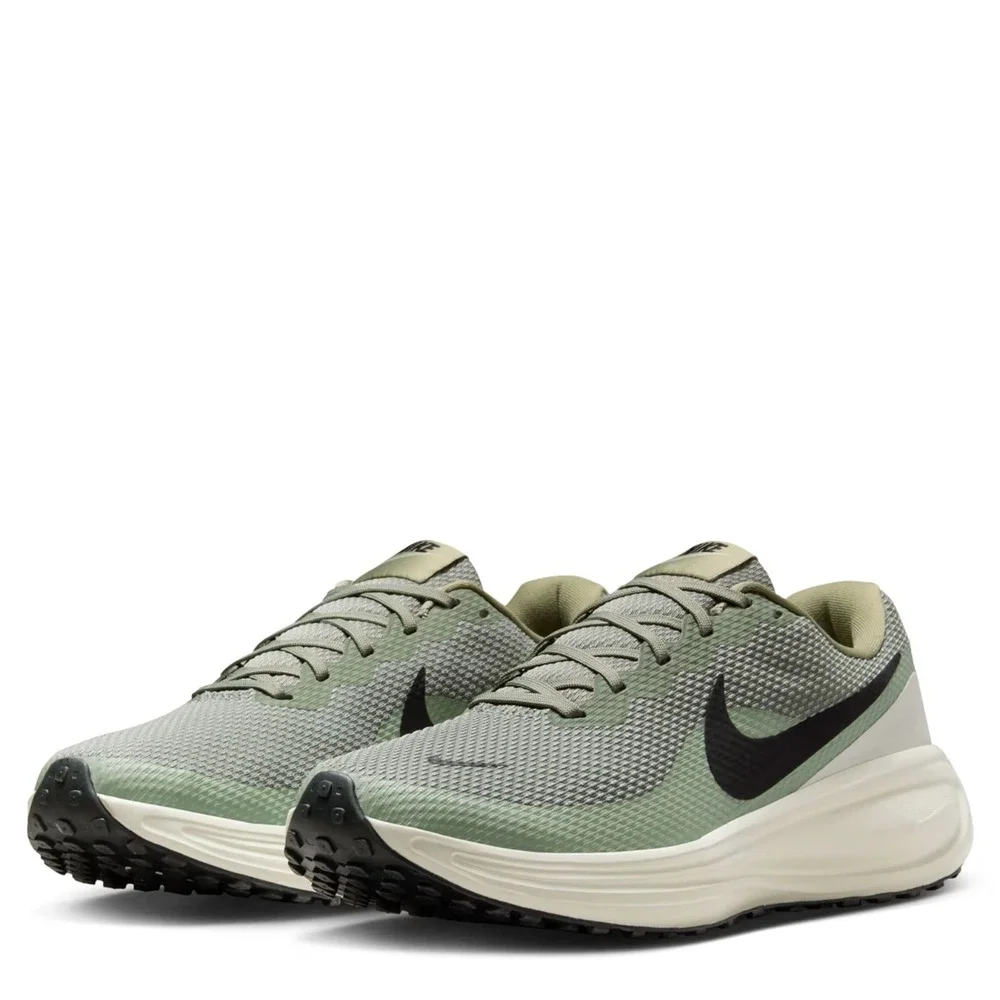 SIZE 10 - NIKE MENS REVOLUTION 8 RUNNING SHOE